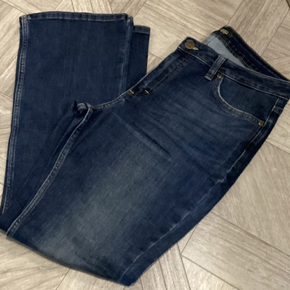 NWOT. Lee Brand Women’s Size 12 Short 5 Pocket  Bootcut Jeans